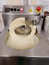 Load image into Gallery viewer, Luxury Belgian Dark Chocolates Filled with Beeshack Honey