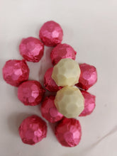 Load image into Gallery viewer, Luxury Belgian Dark Chocolates Filled with Beeshack Honey