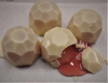Load image into Gallery viewer, Luxury Belgian White Chocolates Filled with Beeshack Honey
