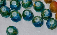 Load image into Gallery viewer, Deluxe Range Belgian White Chocolates Filled with Beeshack Honey